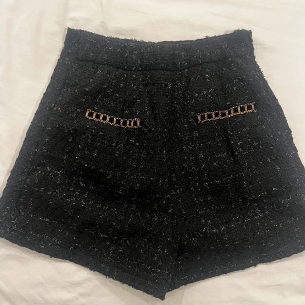 Sophisticated Black Tweed High Waist Shorts - Picture 2 of 4